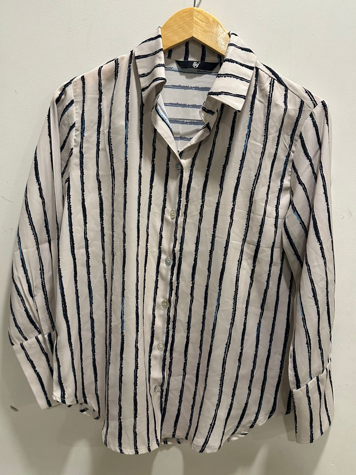 #2528 Women's Blouse