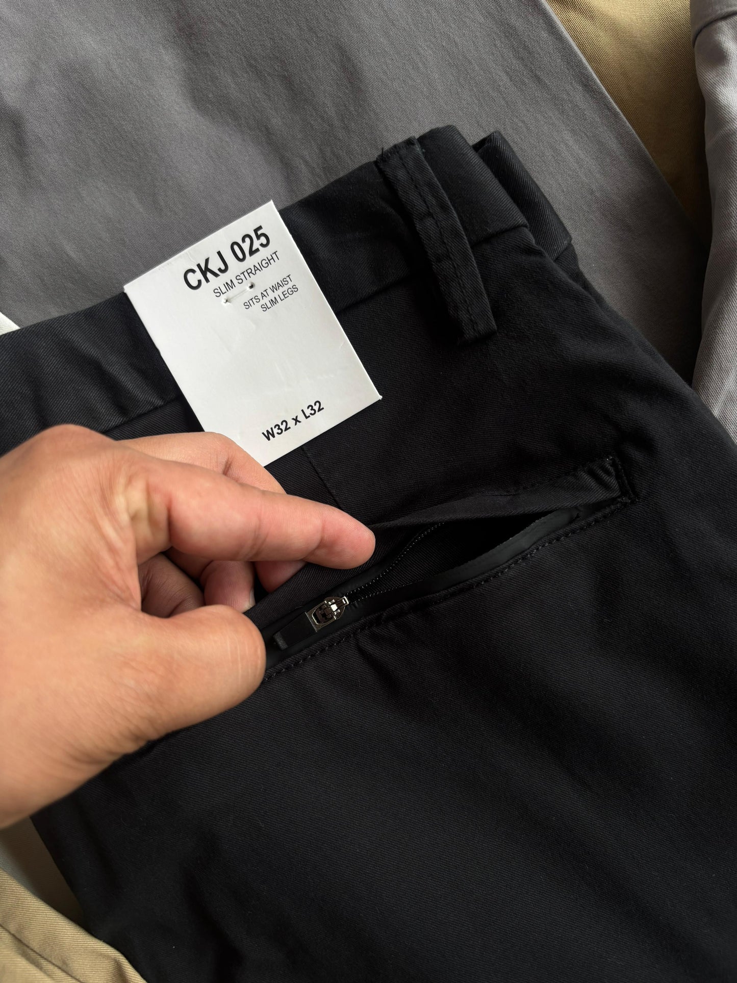 #2568 Men's Trousers CK