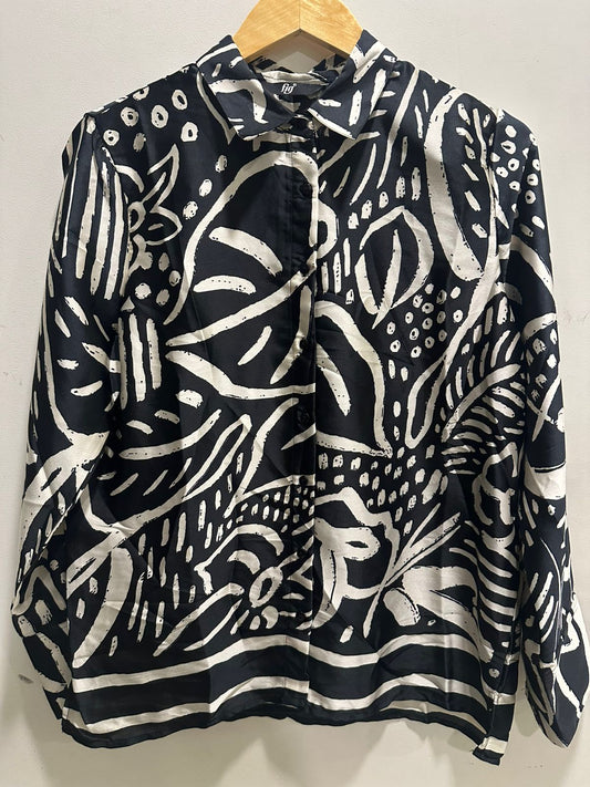 #2527 Women's Blouse